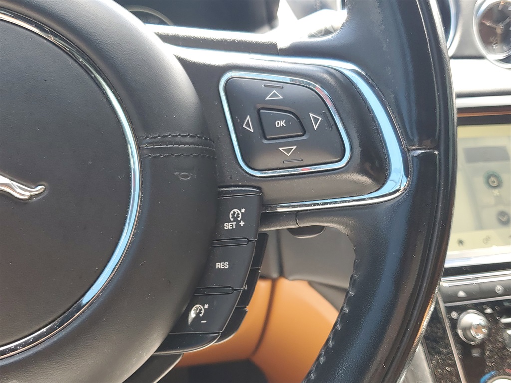 2019 Jaguar XJ Supercharged photo 25