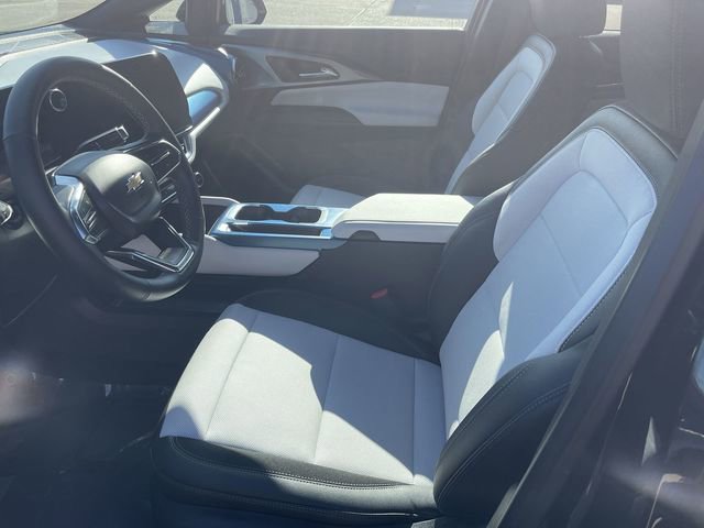 2025 Chevrolet Equinox EV 1LT photo 3