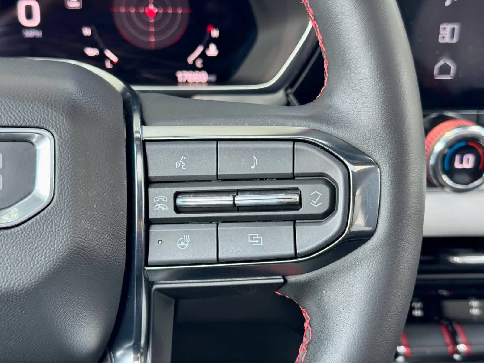 2024 Gmc Canyon AT4X photo 18