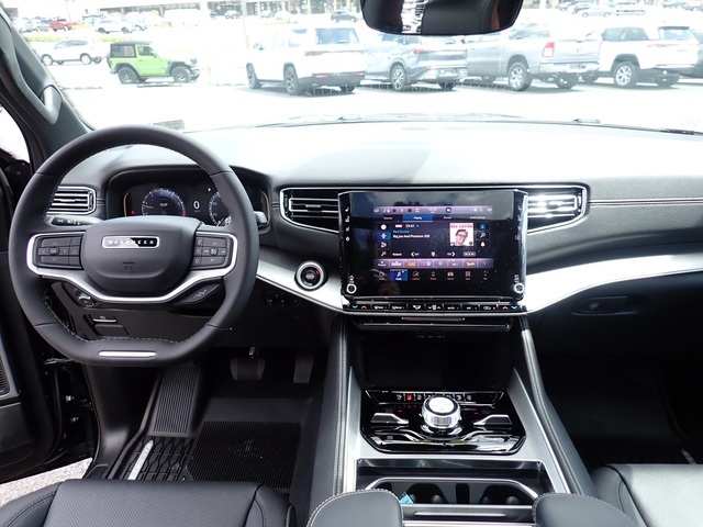 2025 Jeep Wagoneer Series II Overland photo 9