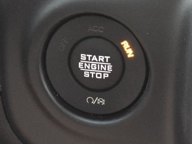 2021 Jeep Wrangler Unlimited Sahara Altitude photo 14