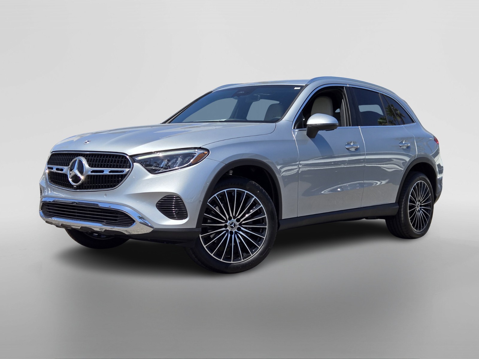 2025 Mercedes-Benz GLC Base's photo