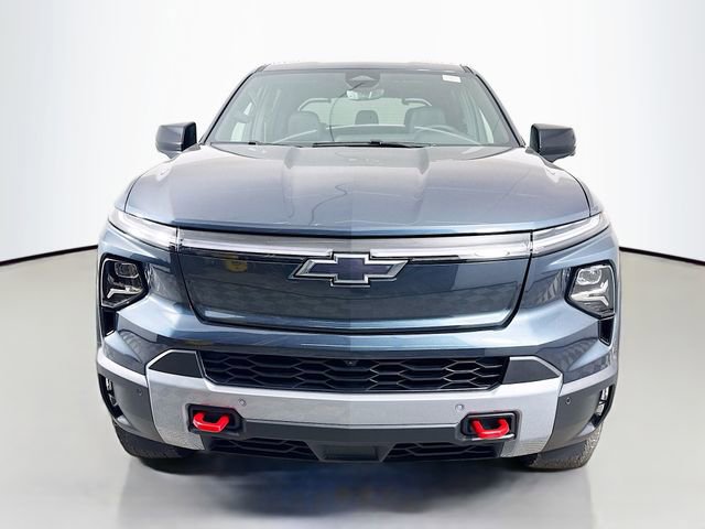 2026 Chevrolet Silverado EV Trail Boss photo 2