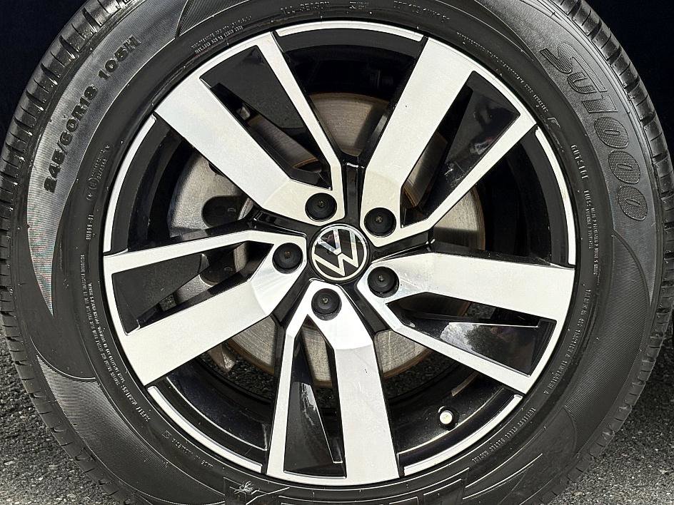 2022 Volkswagen Atlas SE photo 2