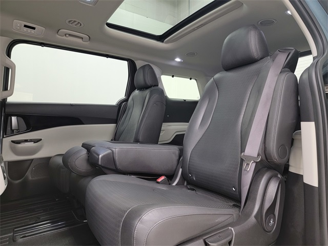 2024 Kia Carnival SX Prestige photo 13