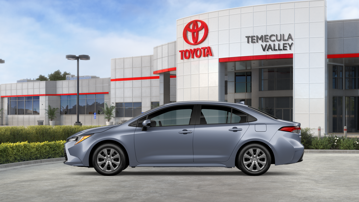2026 Toyota Corolla LE photo 3