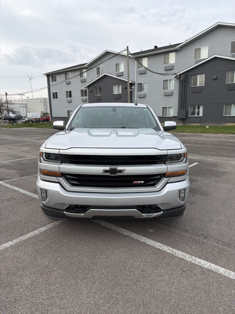 2018 Chevrolet Silverado 1500 LT photo 3