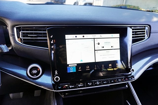 Used 2023 Black Jeep Base image 24