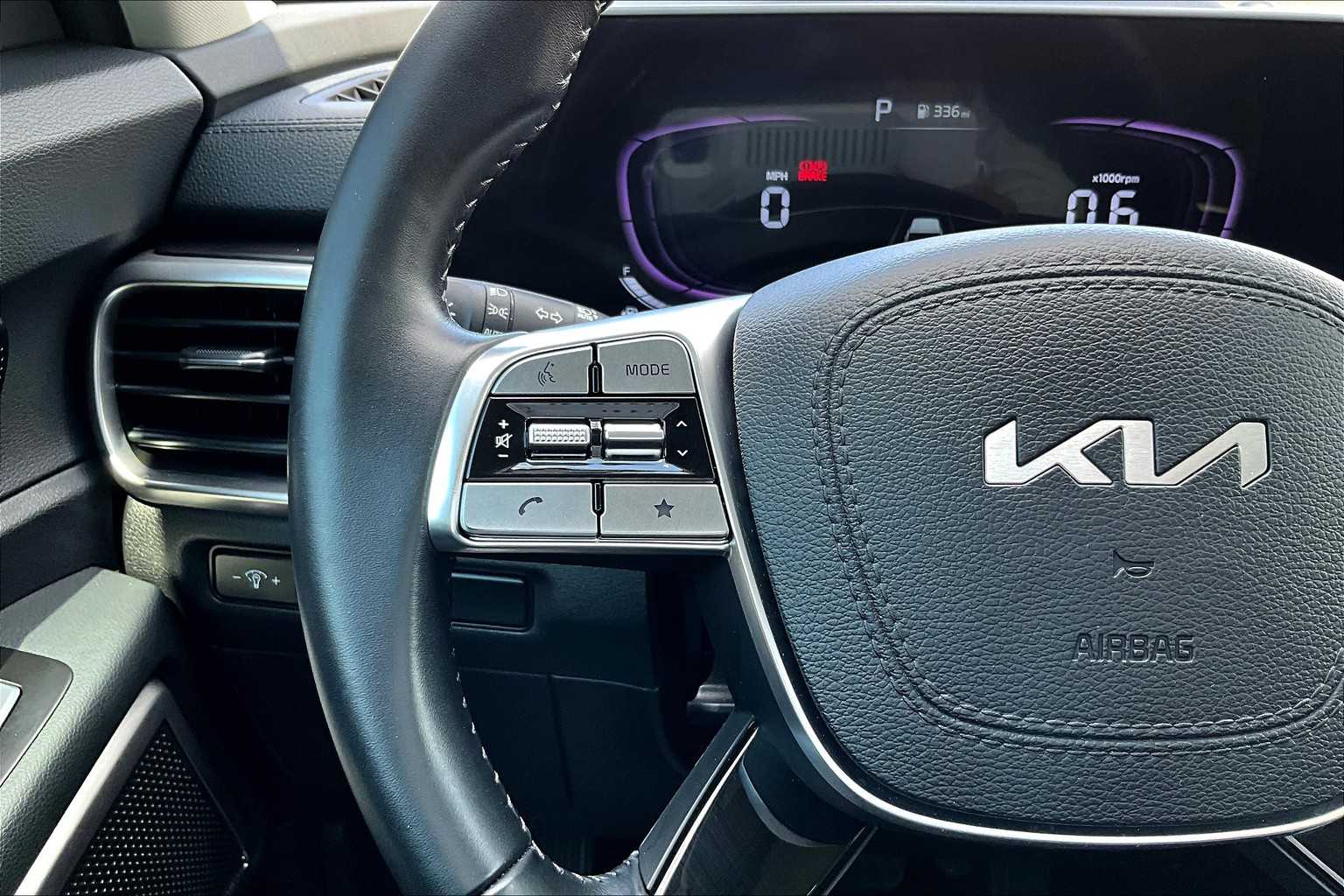 2024 Kia Telluride LX photo 21
