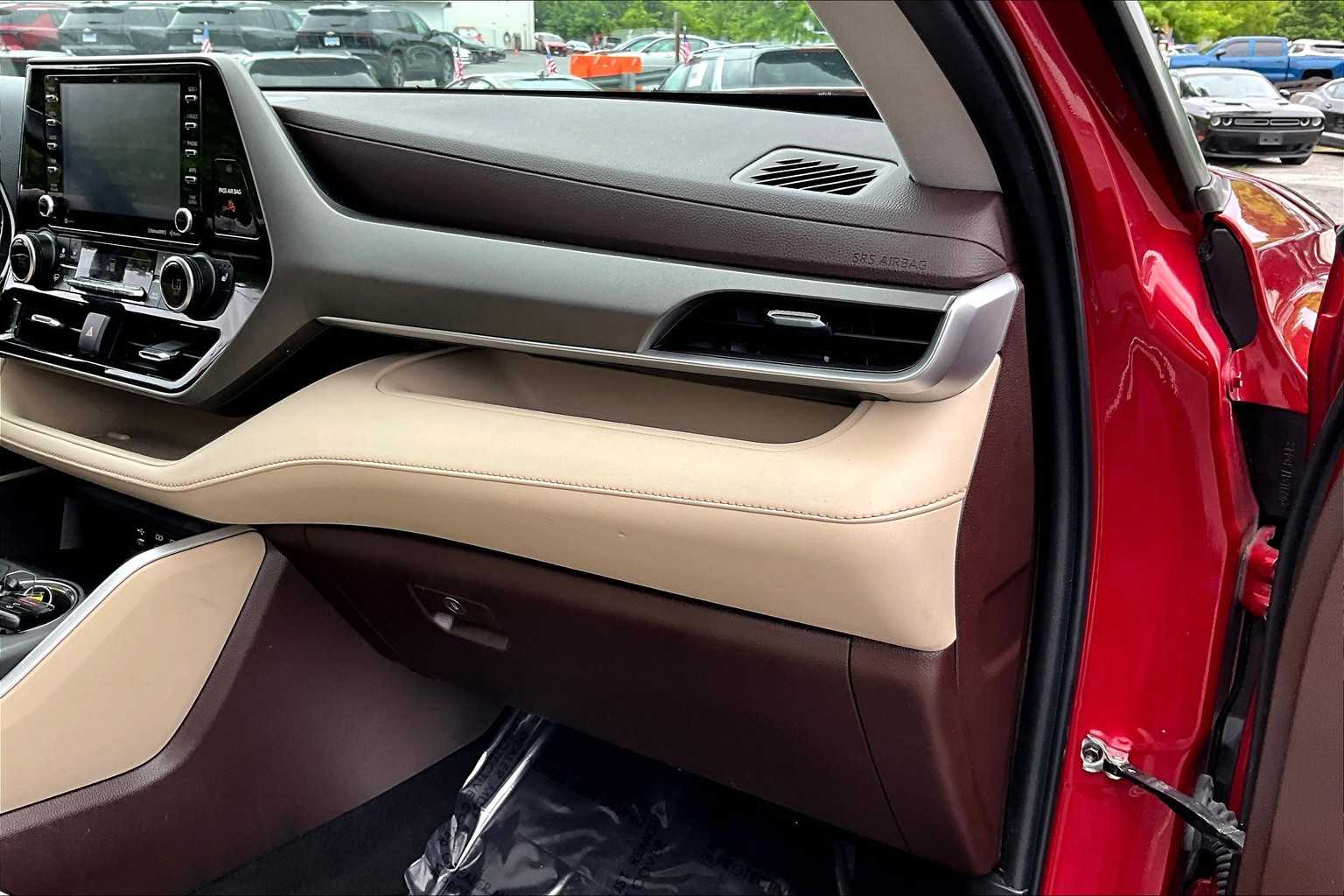 2022 Toyota Highlander XLE photo 17