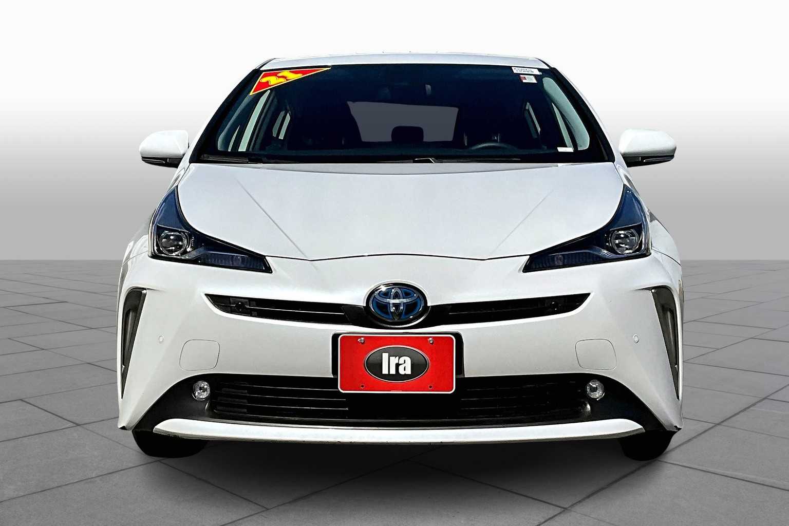 2021 Toyota Prius LE photo 3