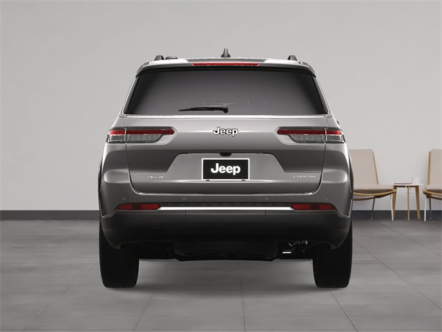 2025 Jeep Grand Cherokee Laredo photo 5
