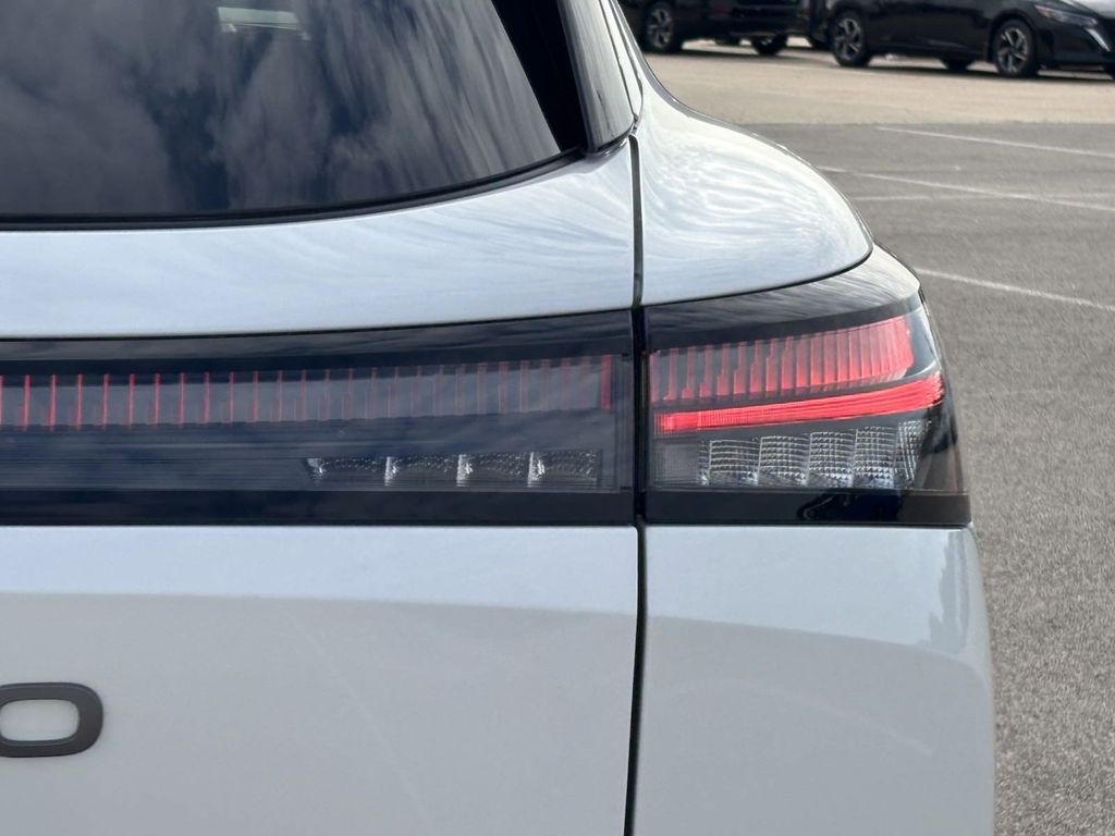 2025 Nissan Murano SL photo 2