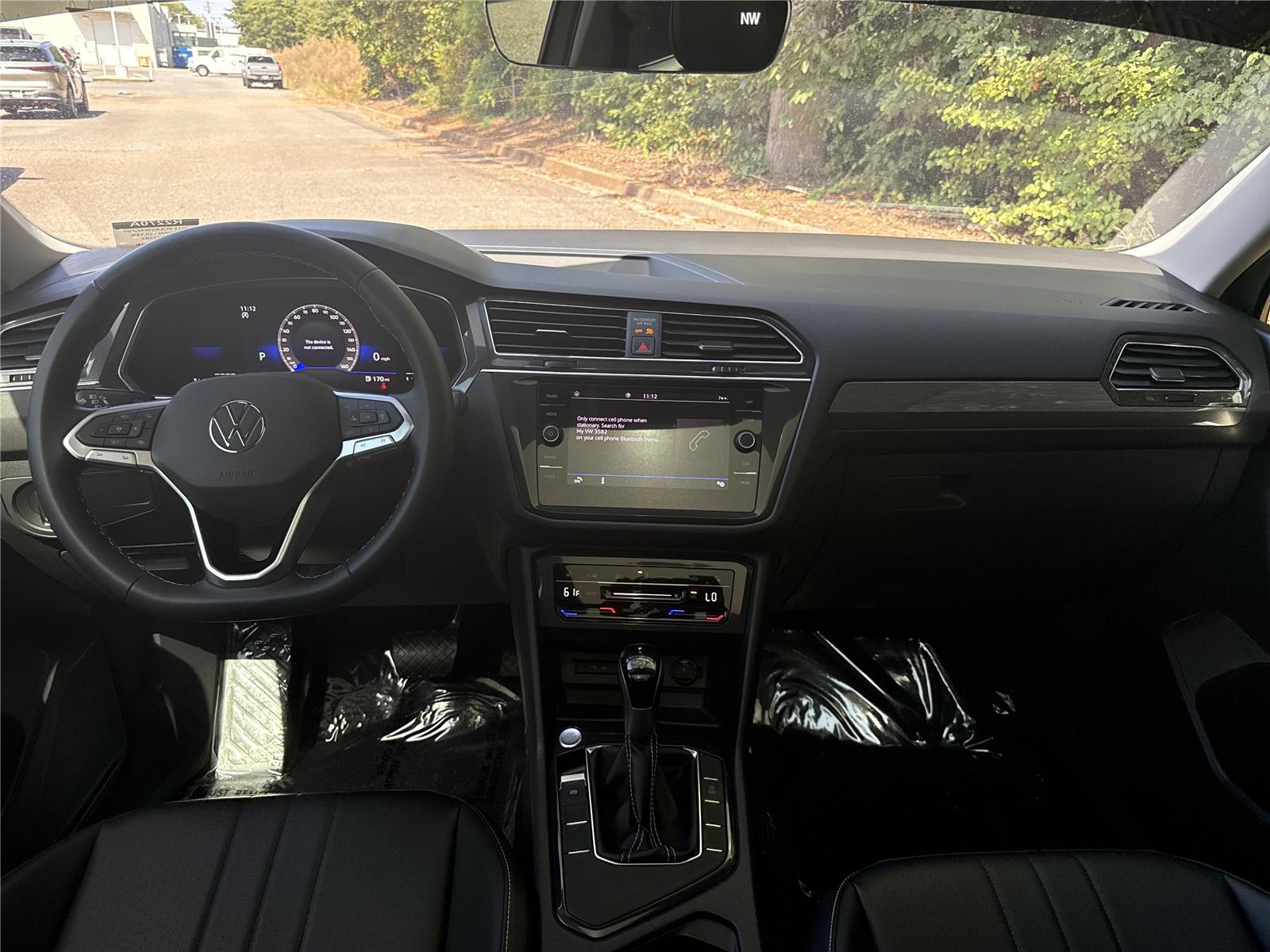 2023 Volkswagen Tiguan SE photo 9