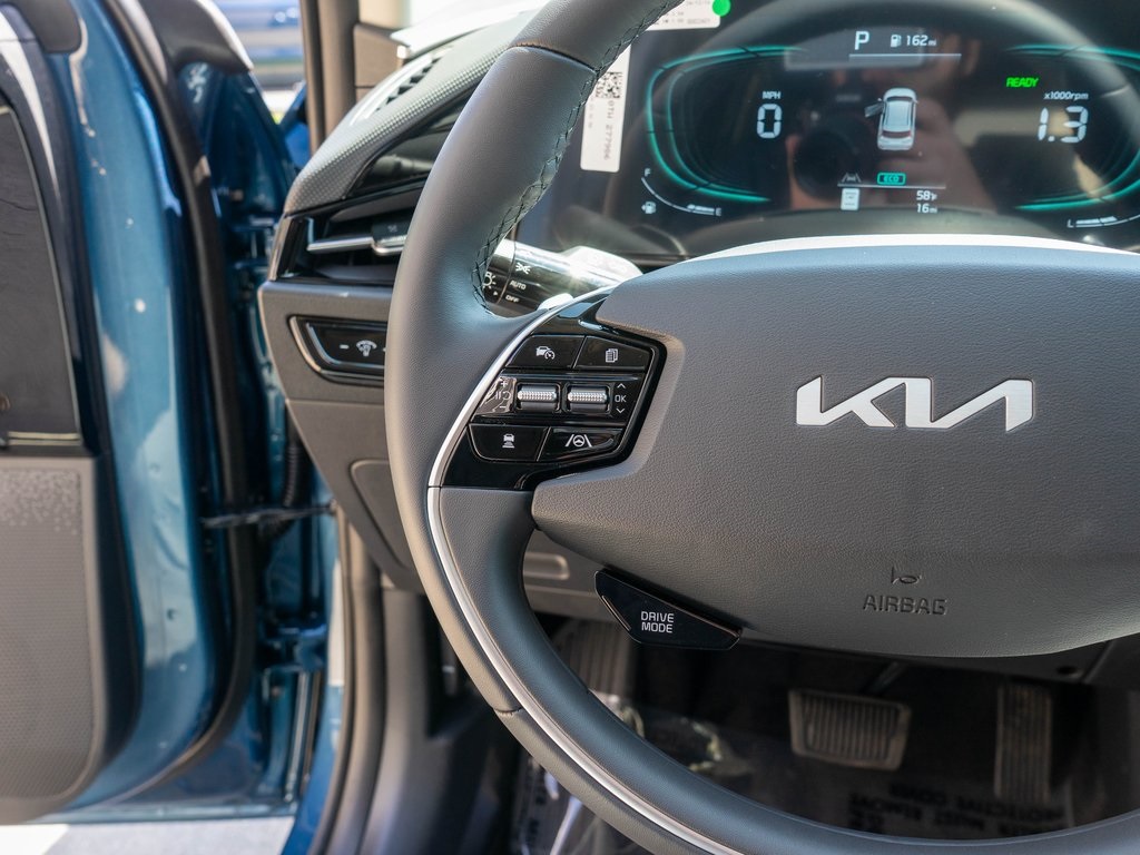 2025 Kia Niro EX photo 17