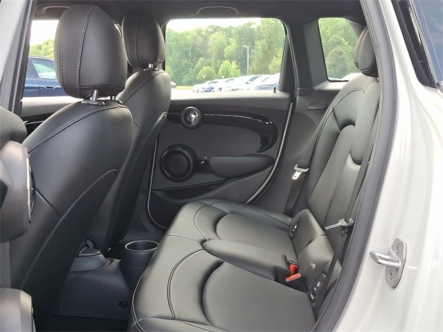 2021 Mini Cooper 4 Door Hardtop Signature photo 6