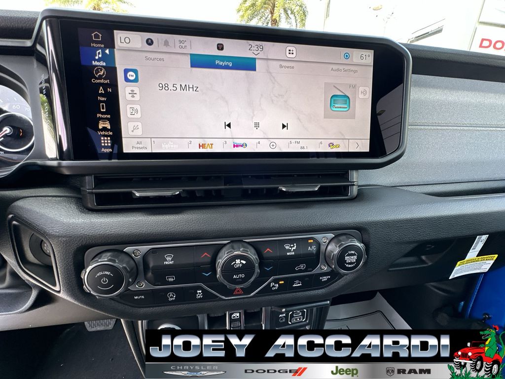 2025 Jeep Gladiator Willys photo 15