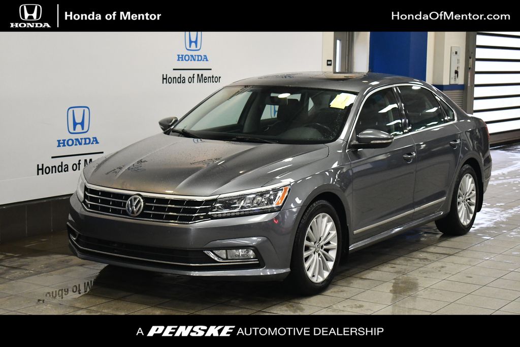 2016 Volkswagen Passat SE's photo