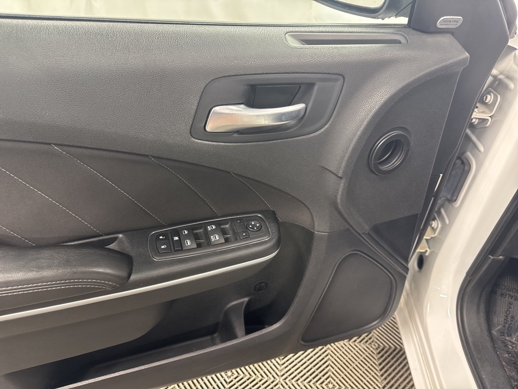 2023 Dodge Charger SXT photo 17