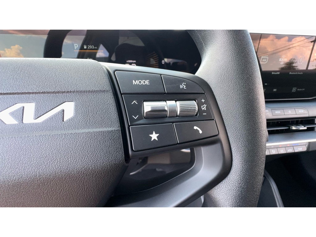 2025 Kia K4 LXS photo 11