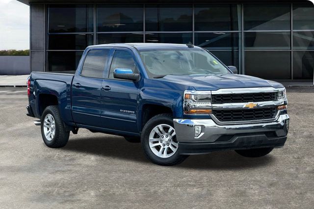 2018 Chevrolet Silverado 1500 LT photo 2