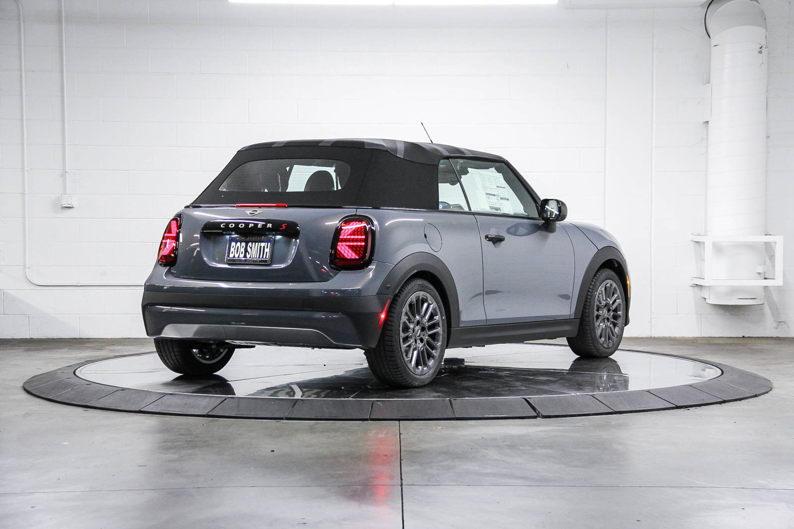 2026 Mini Cooper Convertible Iconic photo 5