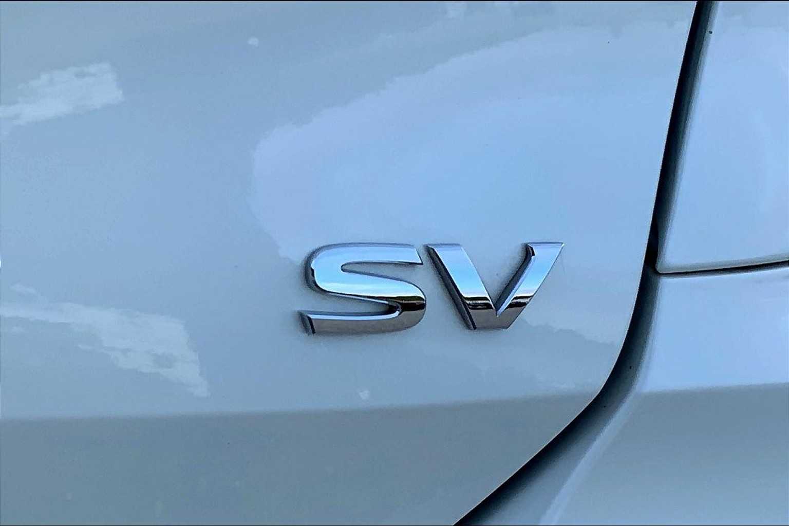 2020 Nissan Rogue SV photo 9