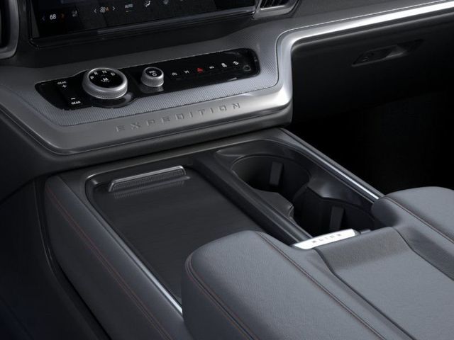 2025 Ford Expedition photo 15