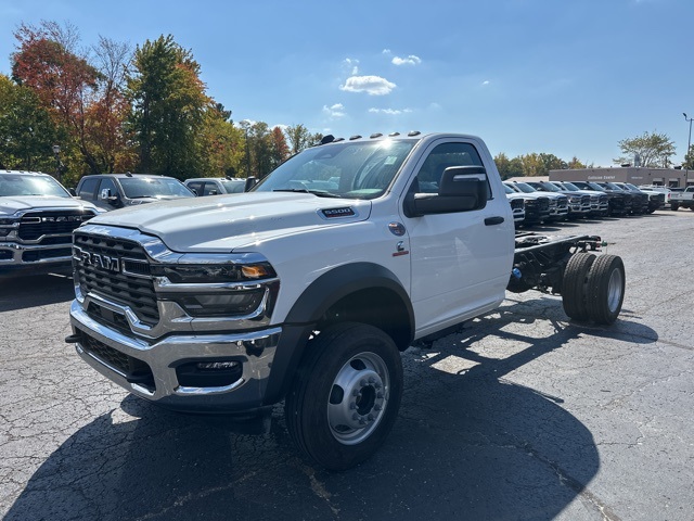 2025 Ram 5500 photo 4