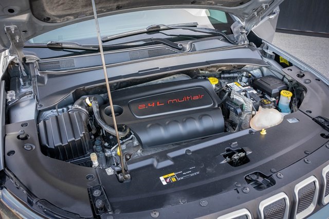 2022 Jeep Compass Latitude Lux photo 33