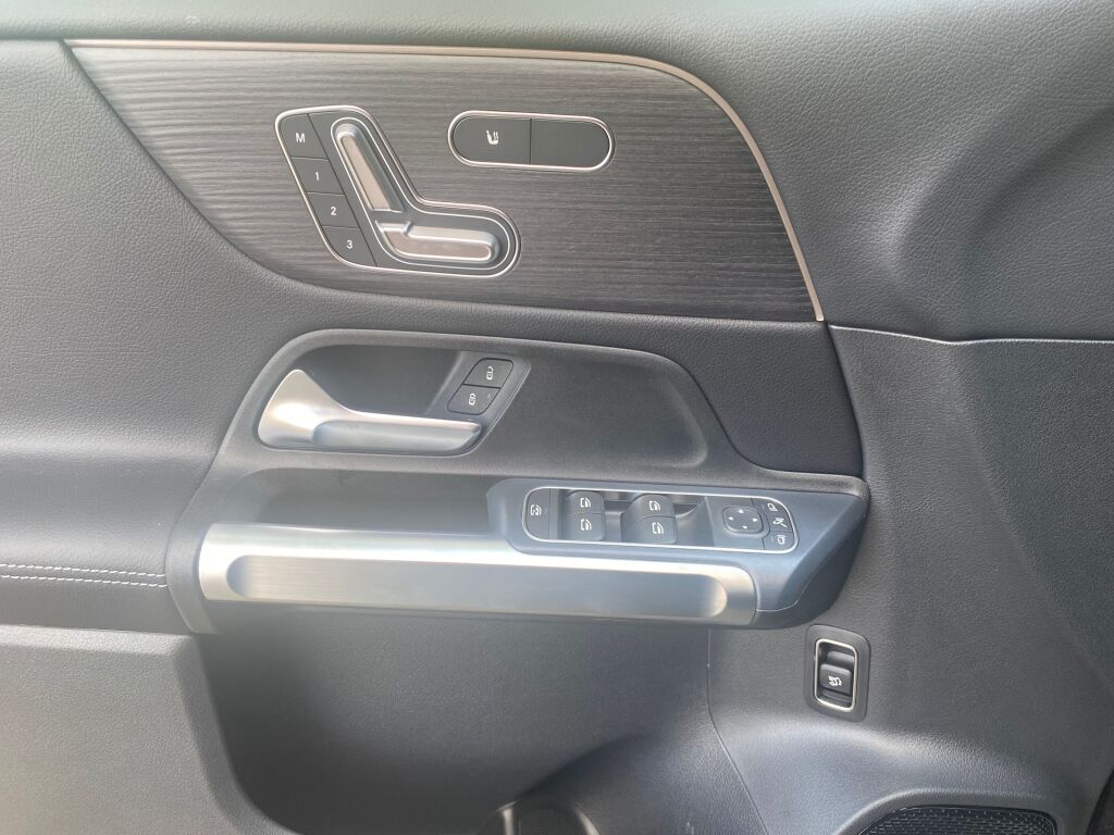 2026 Mercedes Benz GLB 250 4MATIC photo 10