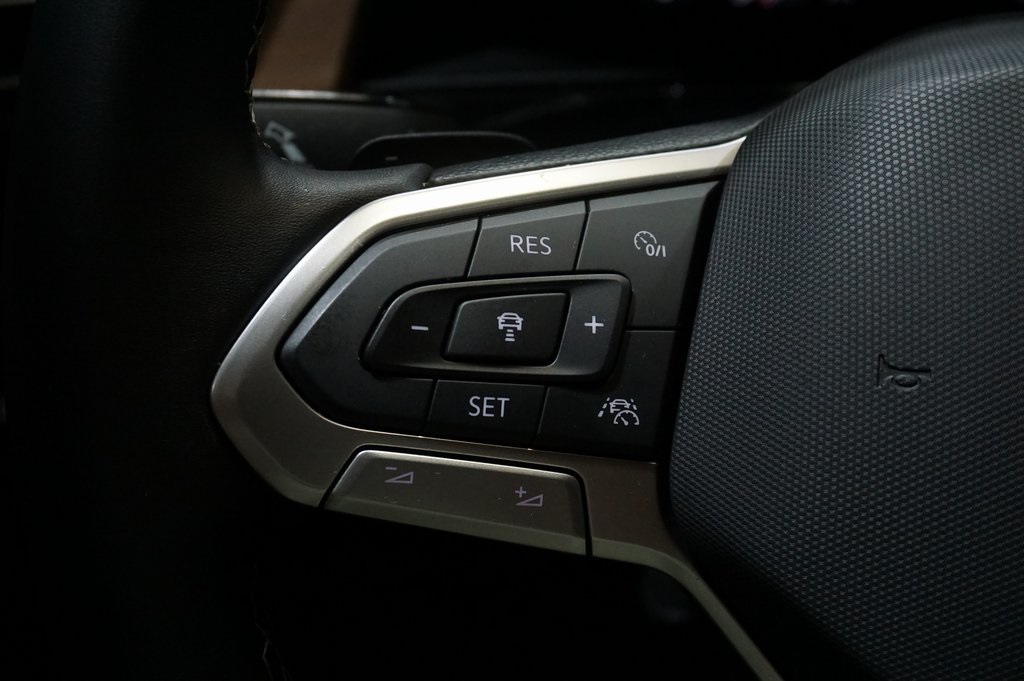 2024 Volkswagen Atlas SE Technology photo 22