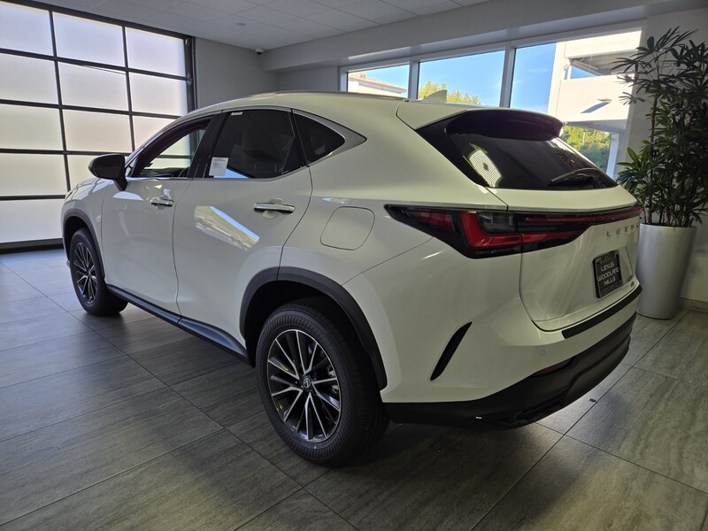 2026 Lexus NX 350 Premium AWD photo 2
