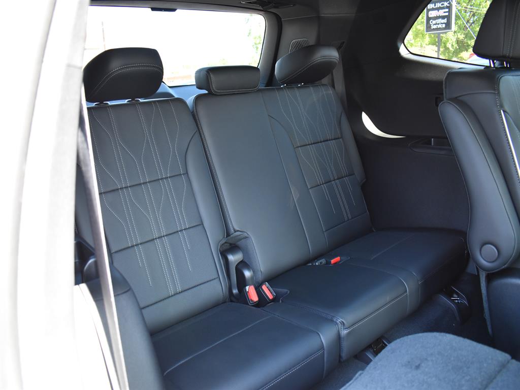 2026 Buick Enclave Avenir photo 8