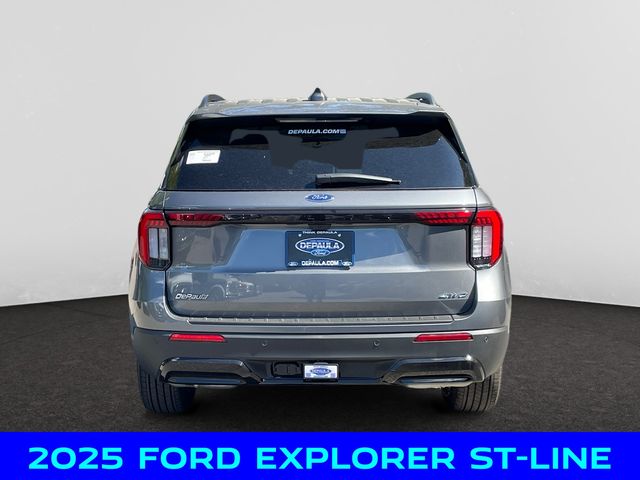 2025 Ford Explorer ST-Line photo 4