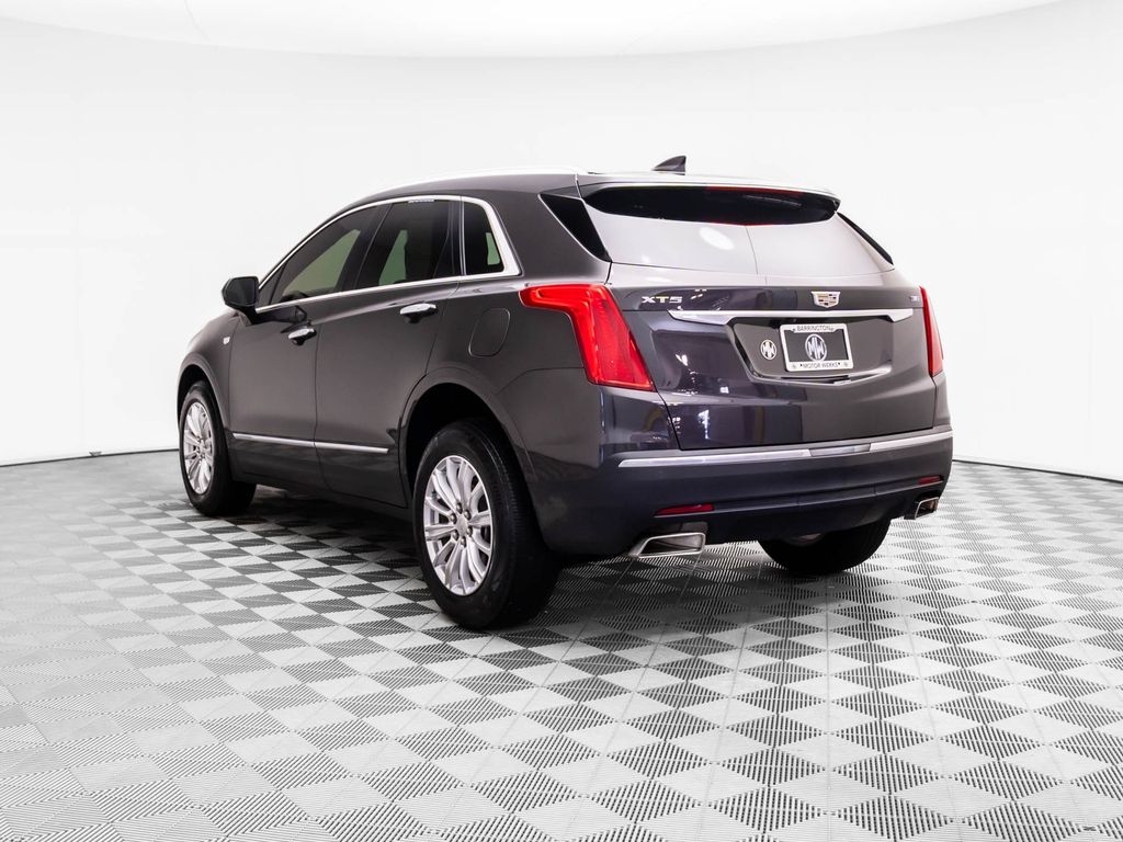 2018 Cadillac XT5 Base photo 2