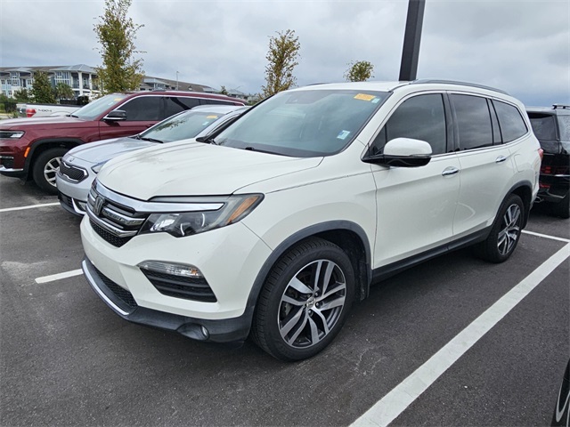 2018 Honda Pilot Elite photo 2