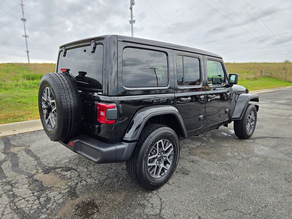 2025 Jeep Wrangler Sahara photo 3