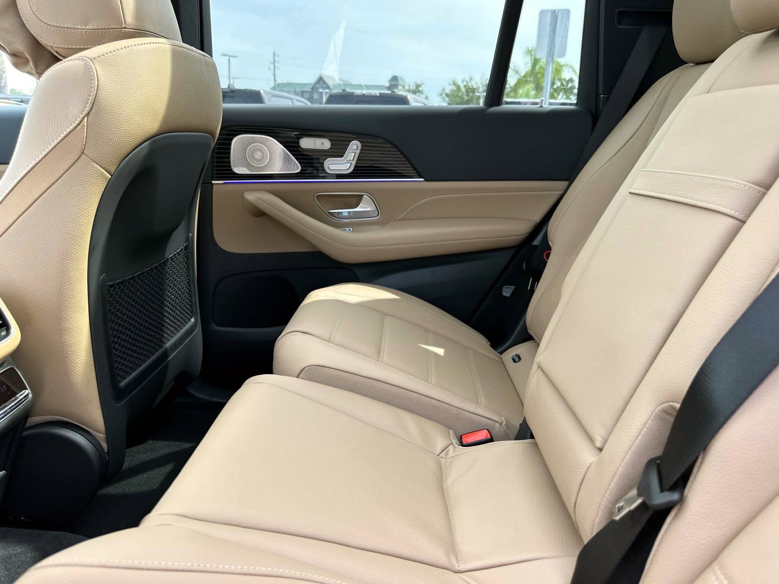 2026 Mercedes Benz GLS 450 4MATIC photo 8