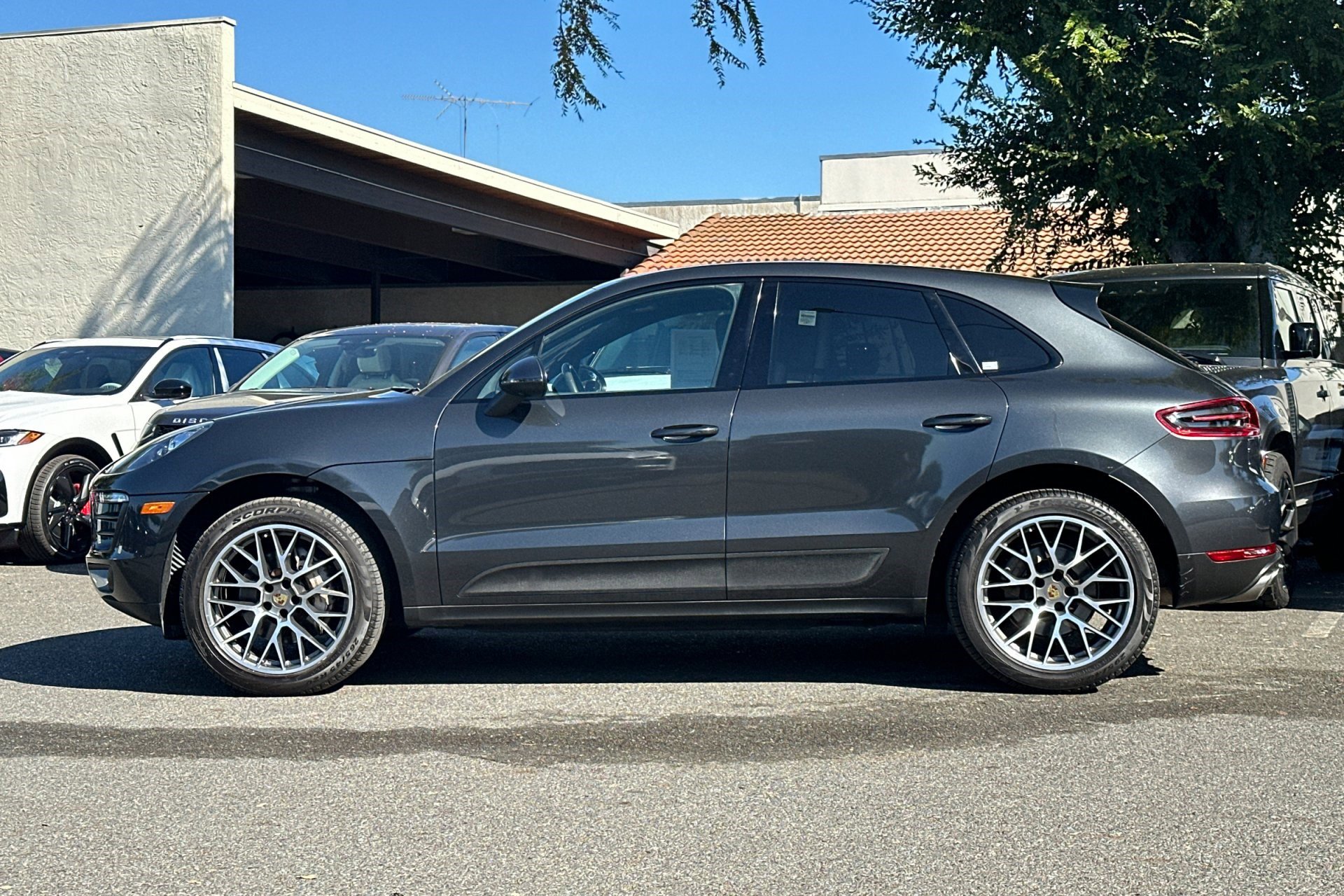 2018 Porsche Macan S photo 2