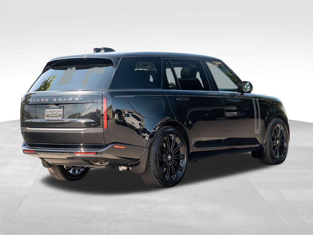 2025 Land Rover Range Rover SE photo 4
