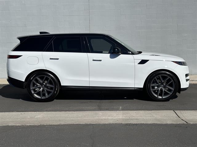2025 Land Rover Range Rover Sport P360 SE photo 4