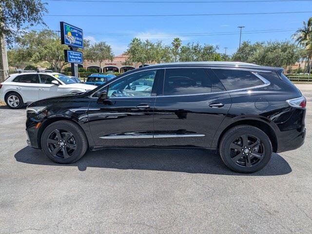 2024 Buick Enclave Essence photo 3