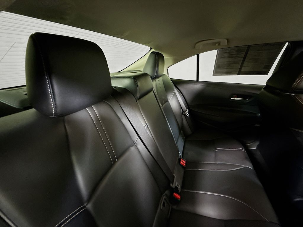 2022 Toyota Corolla XLE photo 26