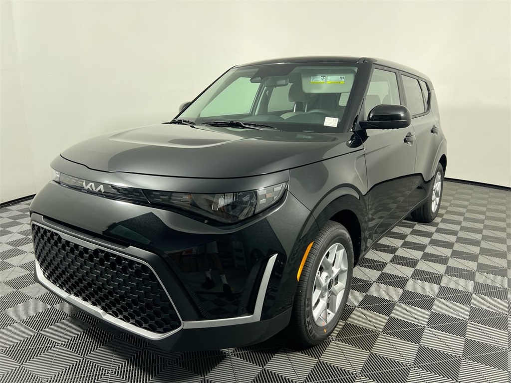 2025 Kia Soul LX photo 4