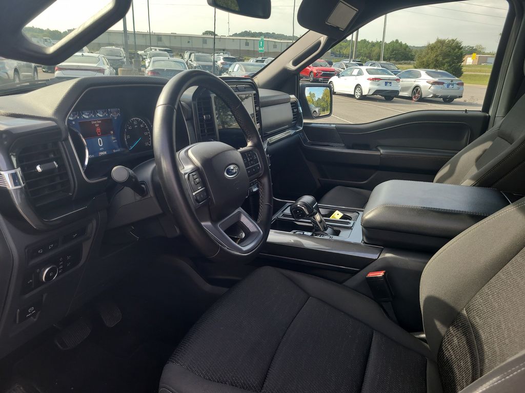 2023 Ford F-150 XLT photo 10