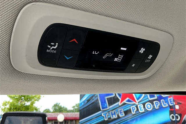 2022 Chrysler Voyager LX photo 31