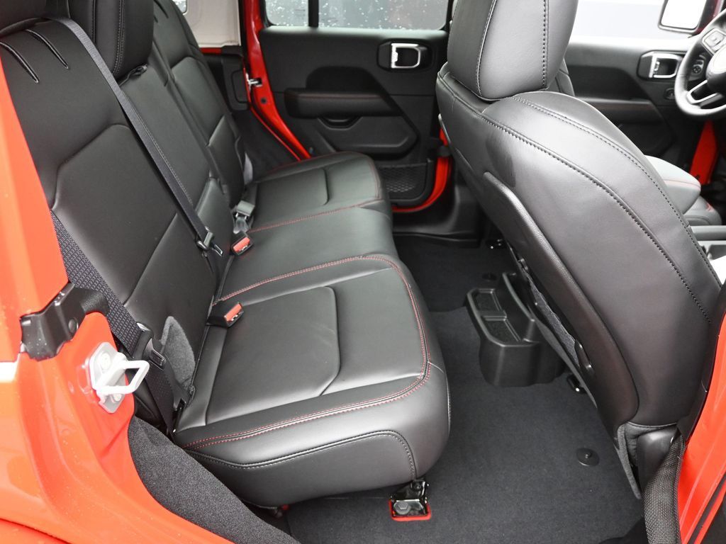 2025 Jeep Wrangler Rubicon photo 6