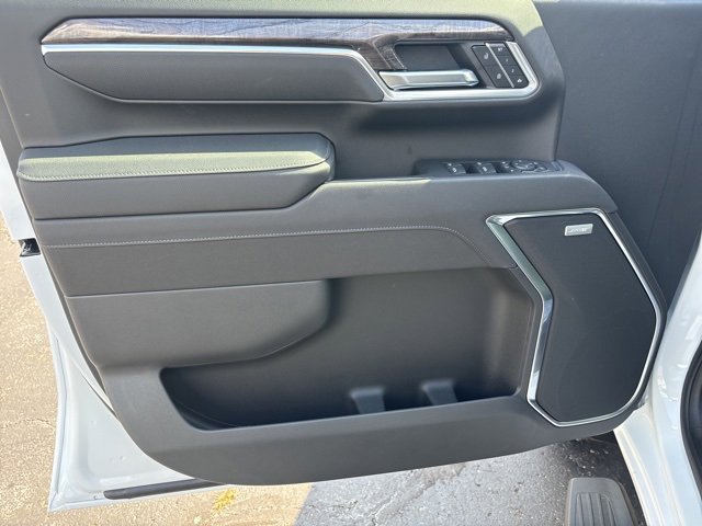 2025 Chevrolet Silverado 2500HD LTZ photo 12
