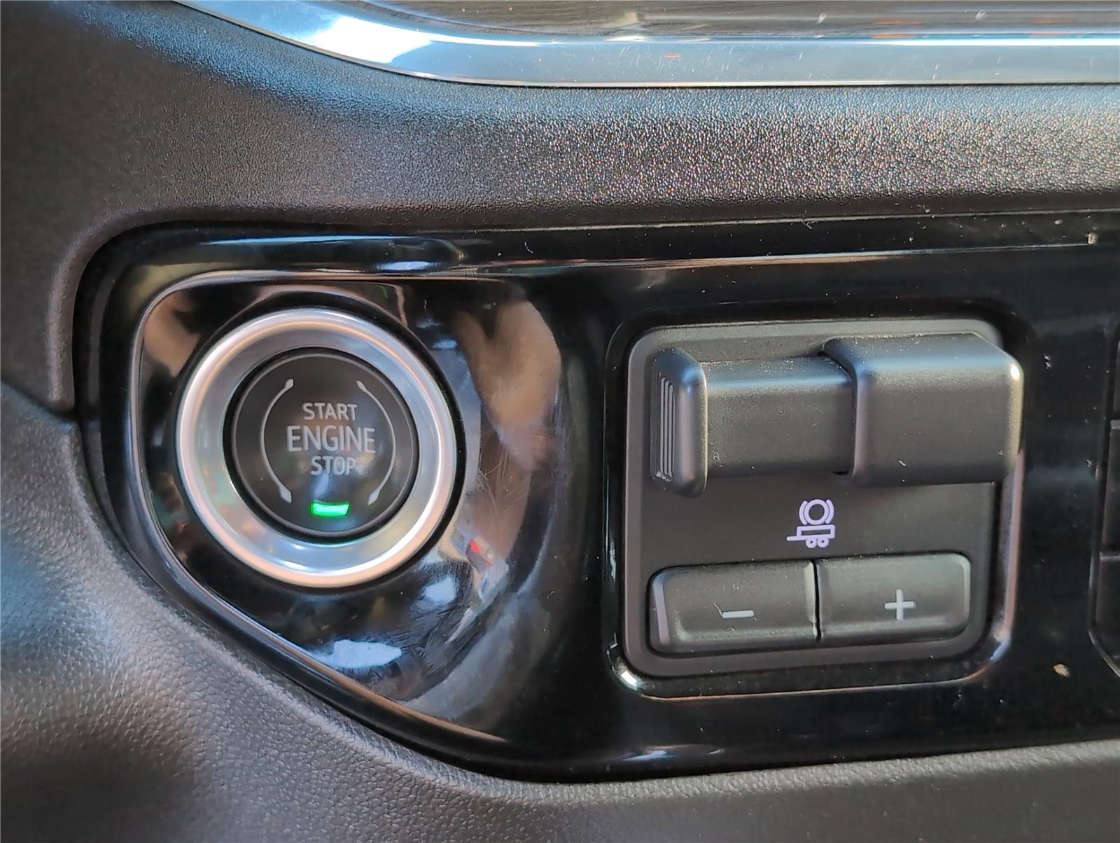 2023 Chevrolet Silverado 1500 LTZ photo 17